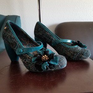 Joe Browns Couture, Rosalind